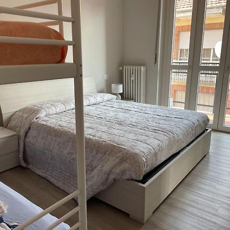 Suite De Rolandis Cin Itoo5Oo5C22Cdbezny Asti Exterior foto